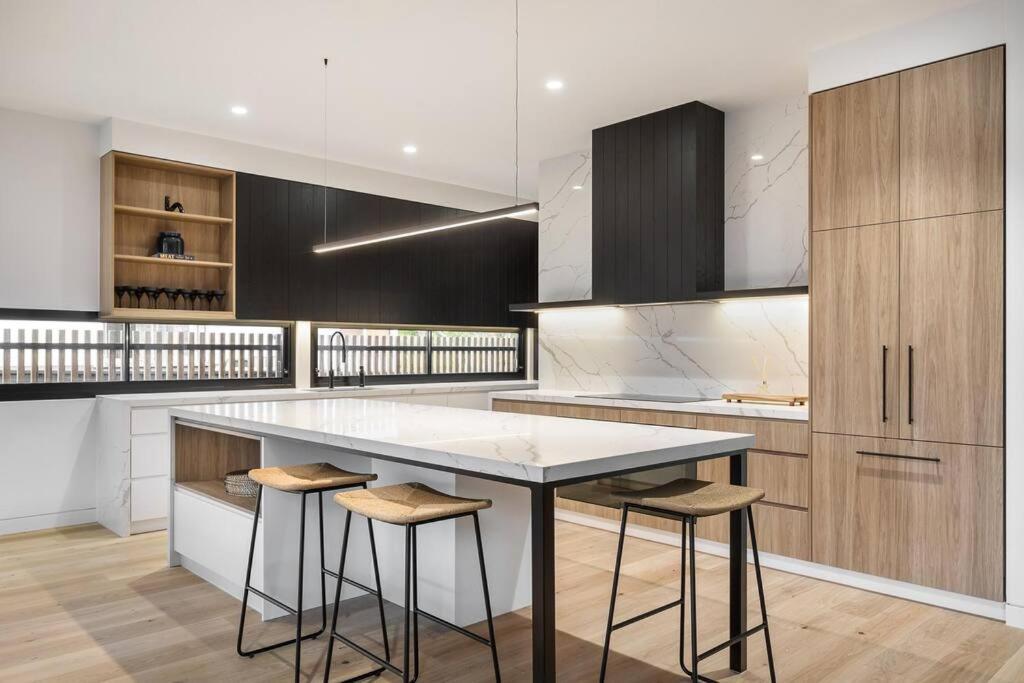 Kirks On Park - Brand New Luxury Home, Great Location Sorrento Exterior photo
